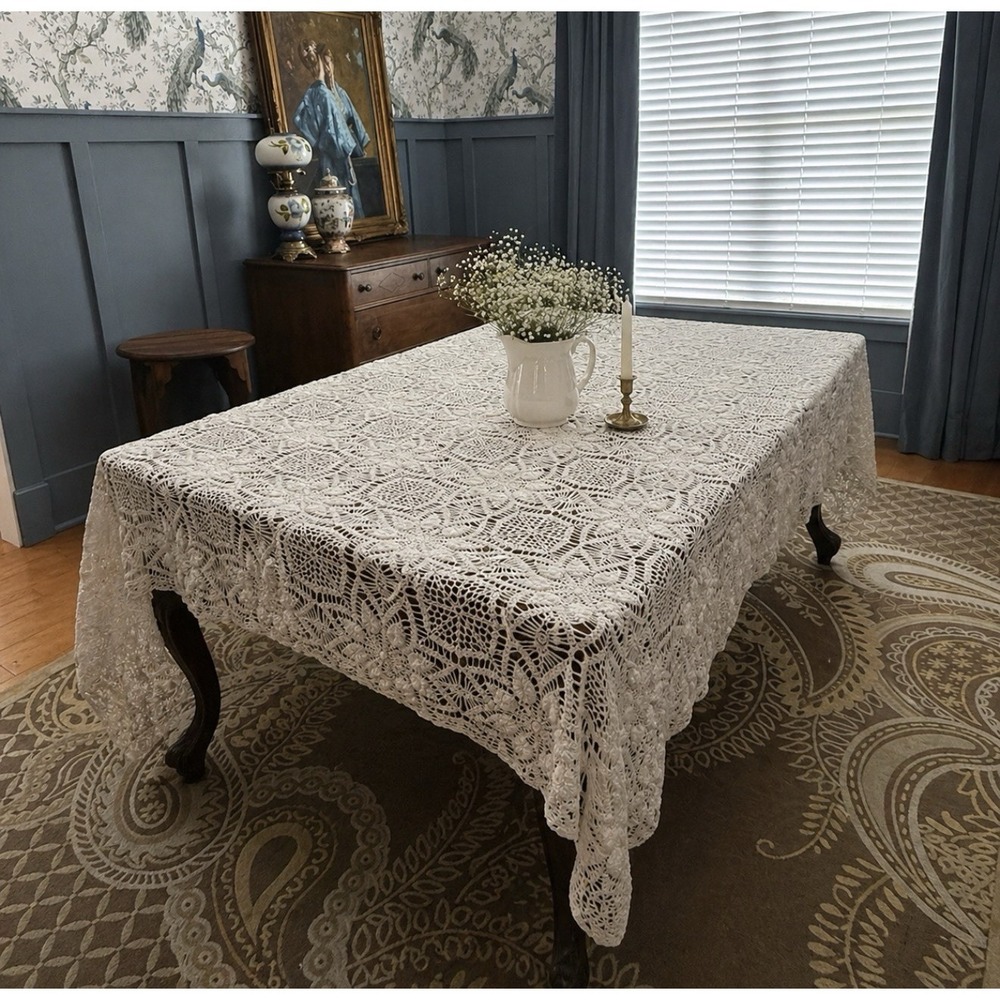 Vintage Hand Crochet Bedspread Tablecloth Throw Floral Lace BOHO 109 x 83 Queen